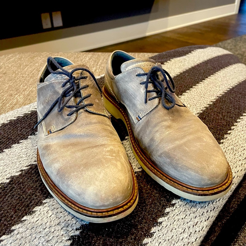 ECCO grey leather oxfords